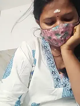 EsmeBrowm – webcam model profile photo Image 10