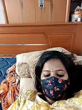 EsmeBrowm – webcam model profile photo Image 2