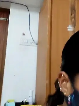 EsmeBrowm – webcam model profile photo Image 4