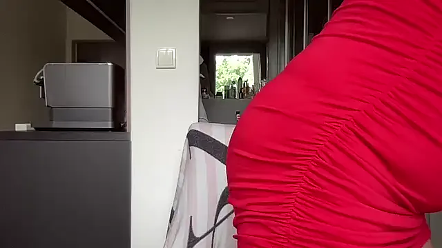 KateGale – webcam model profile photo Image 2