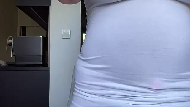 KateGale – webcam model profile photo Image 5