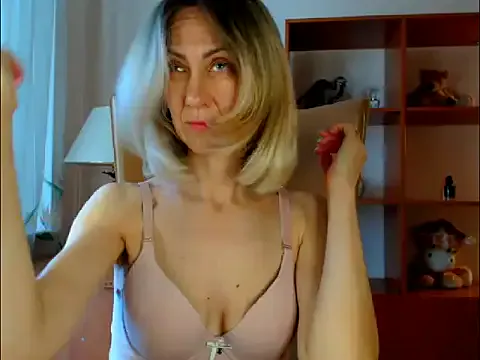 Sofi2 – webcam model profile photo Image 2