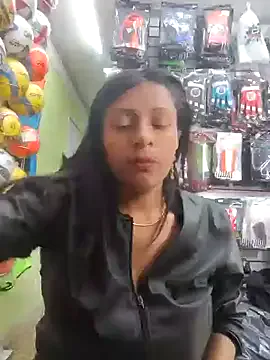 CristinaRous – webcam model profile photo Image 9