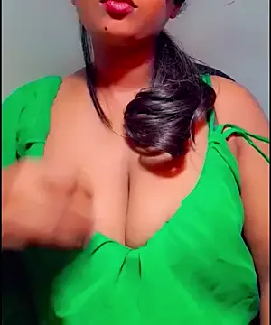 MiraKova – webcam model profile photo Image 7