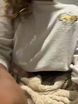 Dolce – webcam model profile photo Image 18