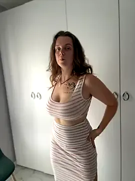 Dolce – webcam model profile photo Image 15