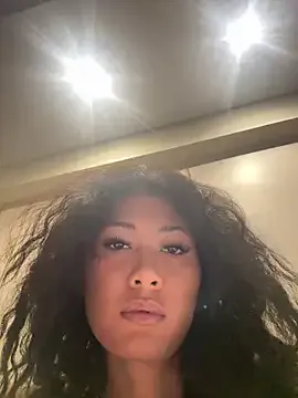 nicdani_1 – webcam model profile photo Image 3