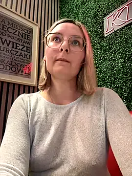 AishaHart – webcam model profile photo Image 6