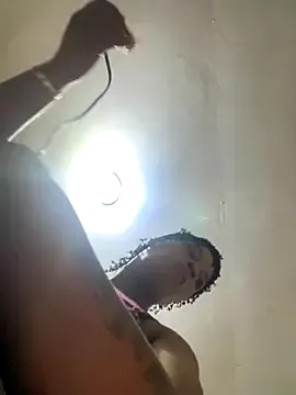 Dolce – webcam model profile photo Image 18