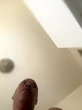 Dolce – webcam model profile photo Image 9