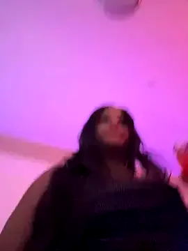 HillaryDiez – webcam model profile photo Image 10