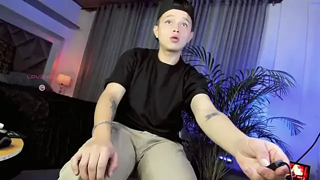 nadya-74 – webcam model profile photo Image 10