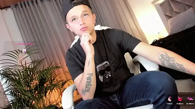 nadya-74 – webcam model profile photo Image 11