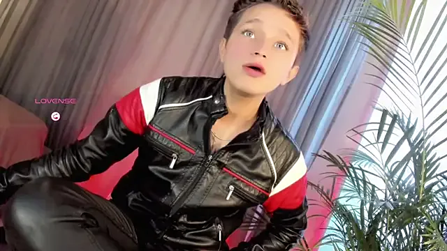 nadya-74 – webcam model profile photo Image 18