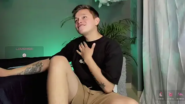 nadya-74 – webcam model profile photo Image 3