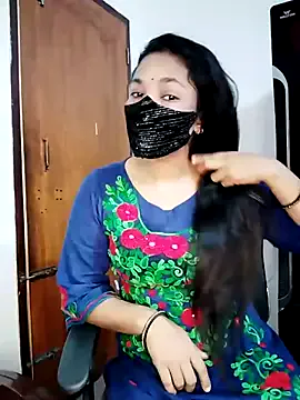 AdrianaAndrade – webcam model profile photo Image 12