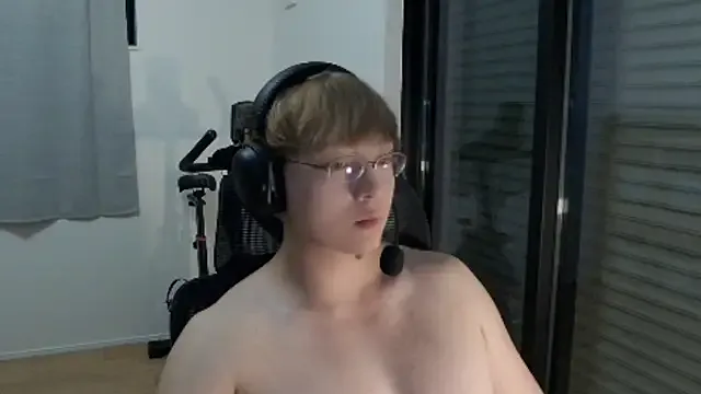 KateGale – webcam model profile photo Image 11