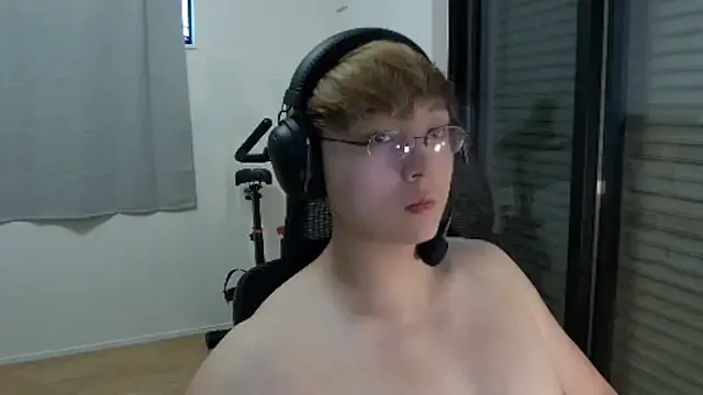 KateGale – webcam model profile photo Image 12