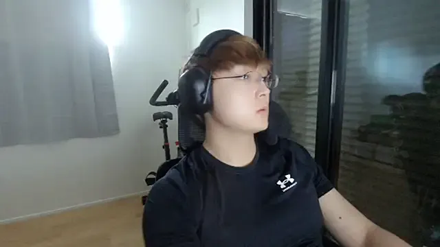 KateGale – webcam model profile photo Image 3