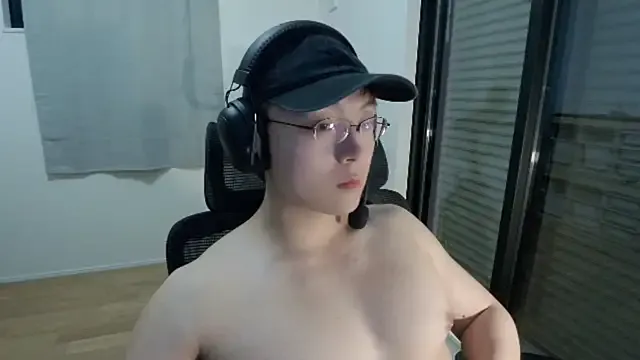 KateGale – webcam model profile photo Image 6