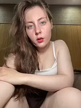 MayaHiper – webcam model profile photo Image 7