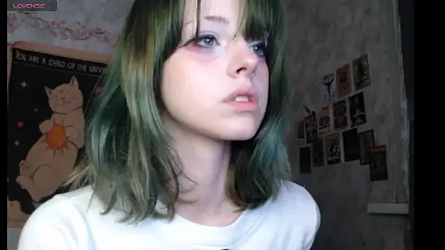 LeyahSummer – webcam model profile photo Image 8