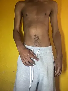 Dolce – webcam model profile photo Image 4