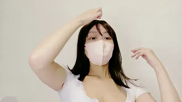 Carine – webcam model profile photo Image 16