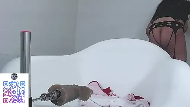 IvyStuart – webcam model profile photo Image 13