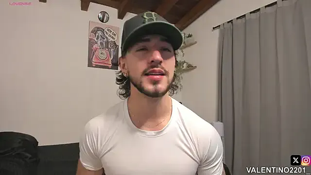 Ellidi – webcam model profile photo Image 9