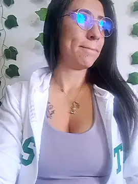 AriaSins – webcam model profile photo Image 2