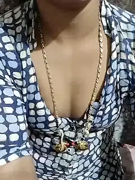 CristinaRous – webcam model profile photo Image 2