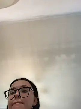 AllaRoberts – webcam model profile photo Image 5