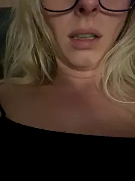 KateGale – webcam model profile photo Image 16