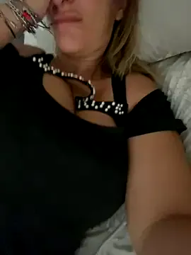 AndreaKalo – webcam model profile photo Image 10