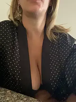 AndreaKalo – webcam model profile photo Image 11