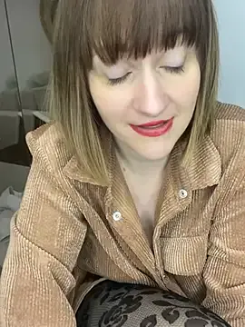 victoirenextdoor – webcam model profile photo