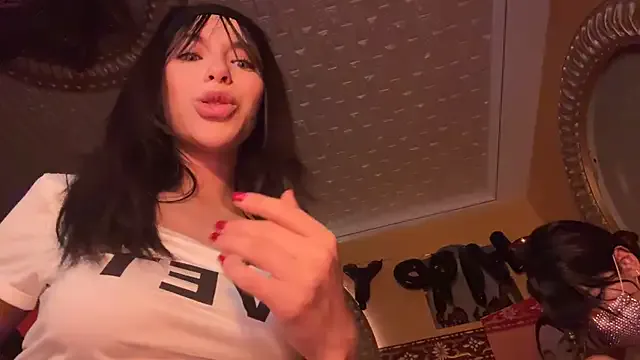 V-Hot-Sweti – webcam model profile photo Image 2