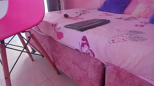 AngelBlushXXX – webcam model profile photo Image 16