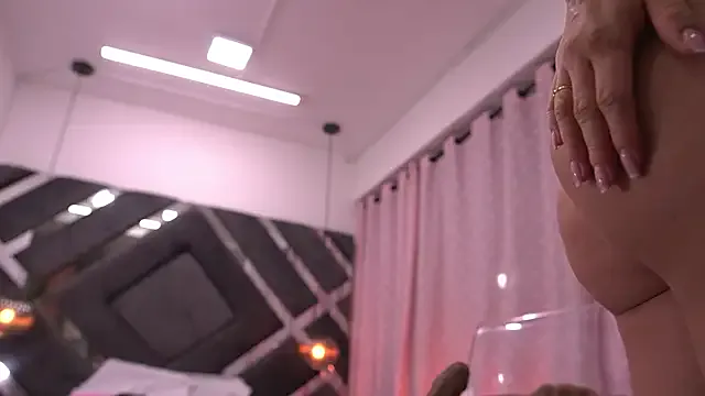 TopsyWilde – webcam model profile photo Image 8