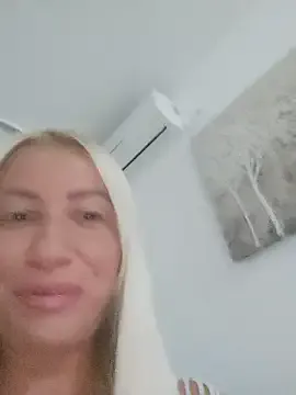 DaphneBecket – webcam model profile photo Image 10