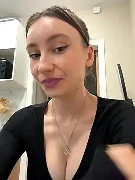 VivianBasset – webcam model profile photo Image 15