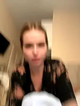 Dolce – webcam model profile photo Image 16