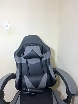 MelinaLuviani – webcam model profile photo Image 15