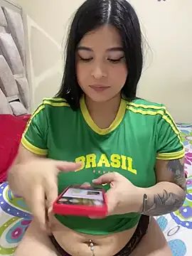 MelinaLuviani – webcam model profile photo Image 2