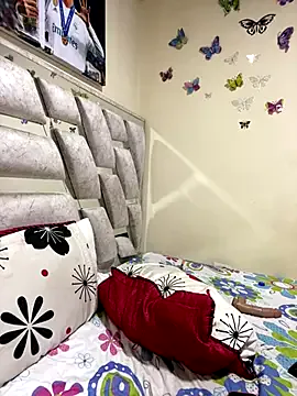 MelinaLuviani – webcam model profile photo Image 3