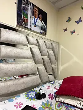 MelinaLuviani – webcam model profile photo Image 4