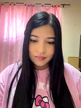 MelinaLuviani – webcam model profile photo Image 6