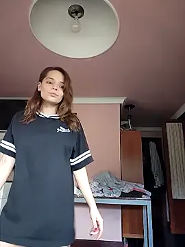 MadelineLane – webcam model profile photo Image 10