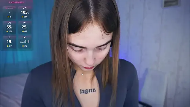 Dolce – webcam model profile photo Image 11